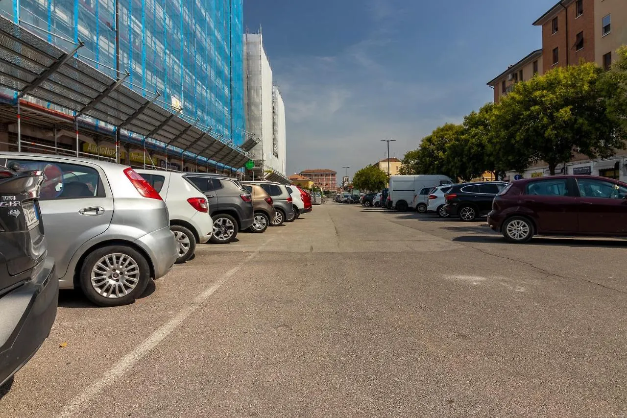 Darsena Luminous & Cozy Apartment فيرّارا 0*,  إيطاليا
